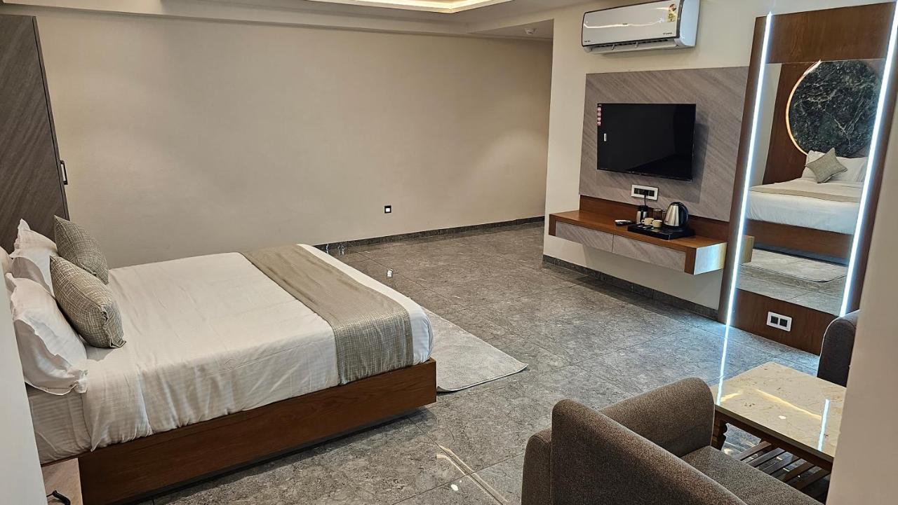 Rds Hotel Ahmedabad Ngoại thất bức ảnh