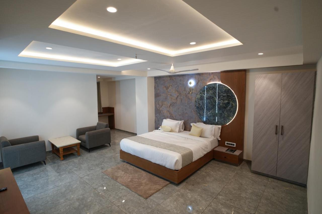 Rds Hotel Ahmedabad Ngoại thất bức ảnh