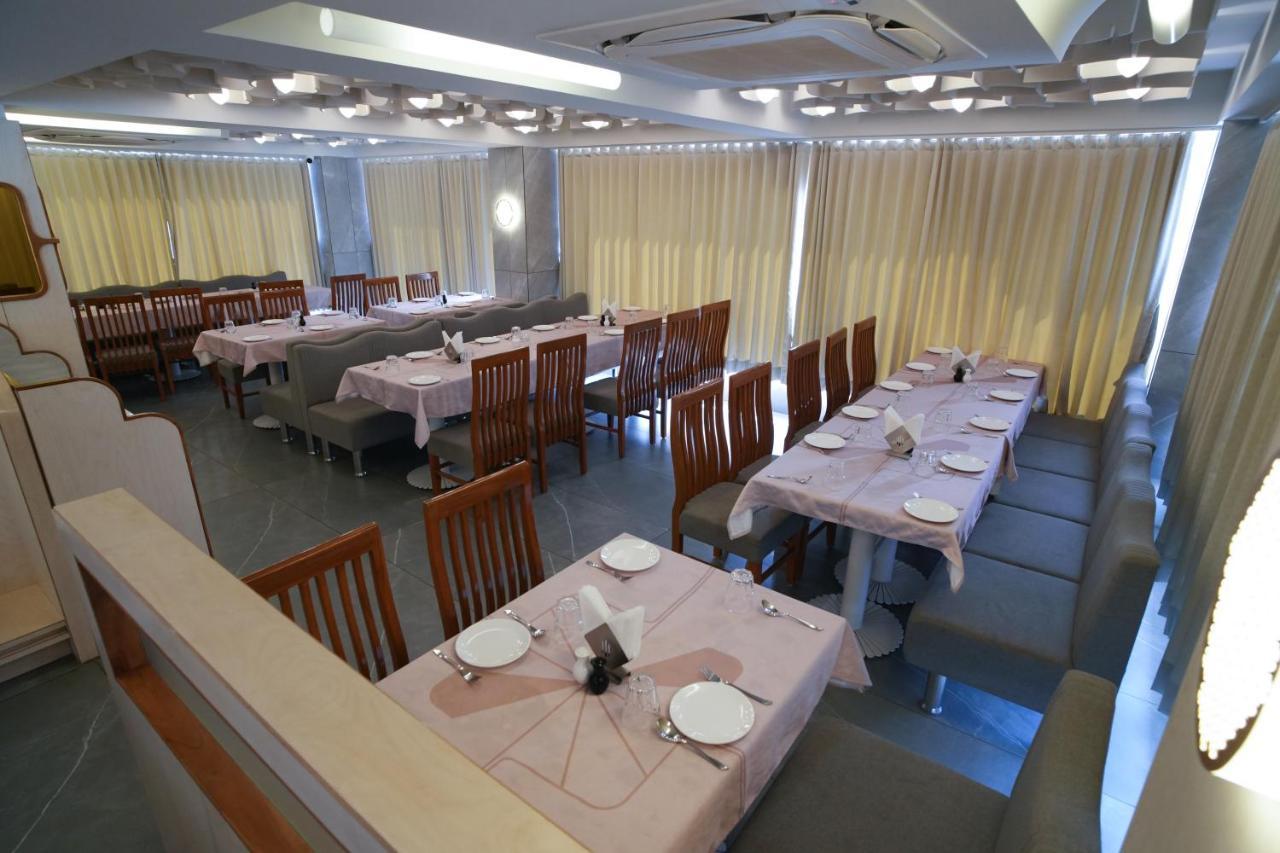 Rds Hotel Ahmedabad Ngoại thất bức ảnh