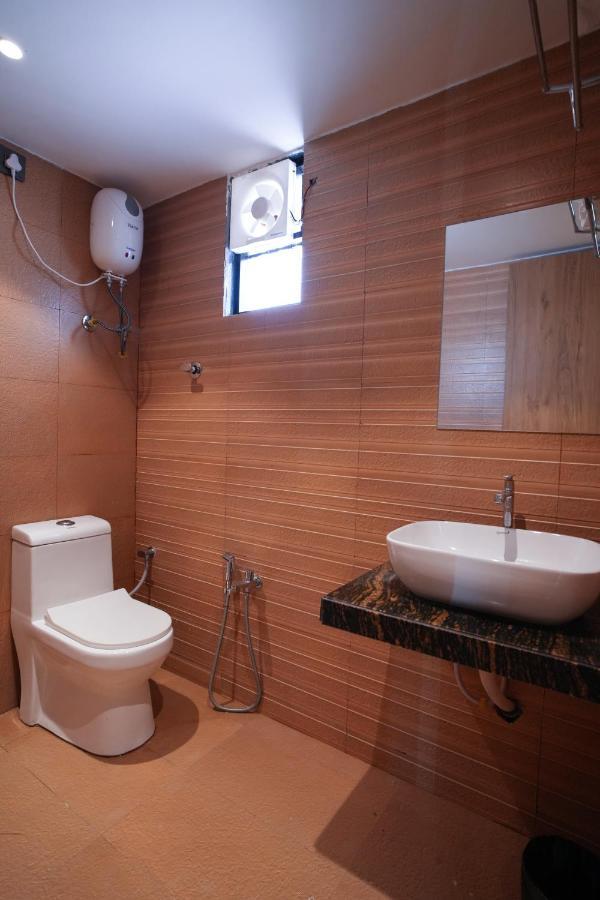 Rds Hotel Ahmedabad Ngoại thất bức ảnh
