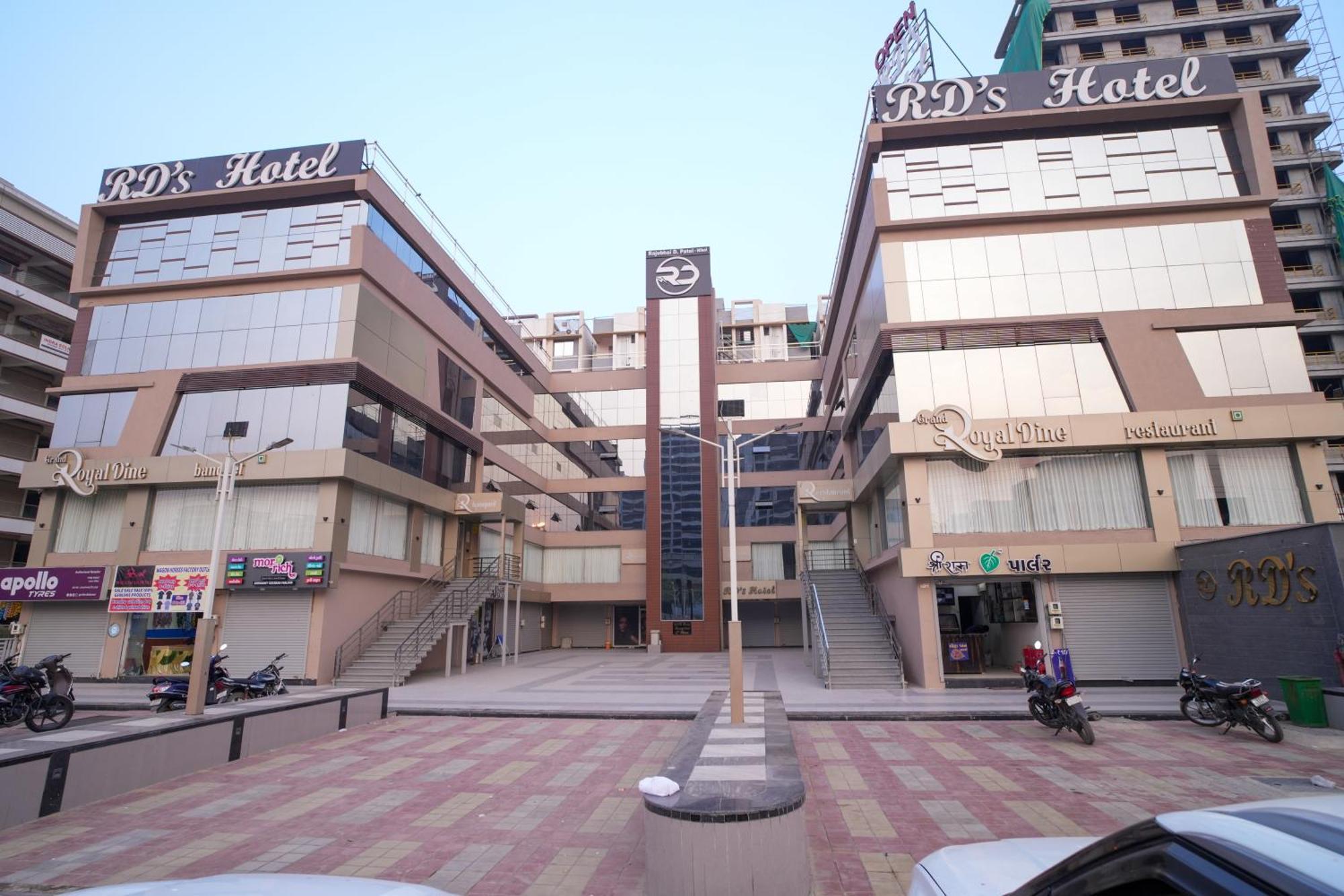 Rds Hotel Ahmedabad Ngoại thất bức ảnh
