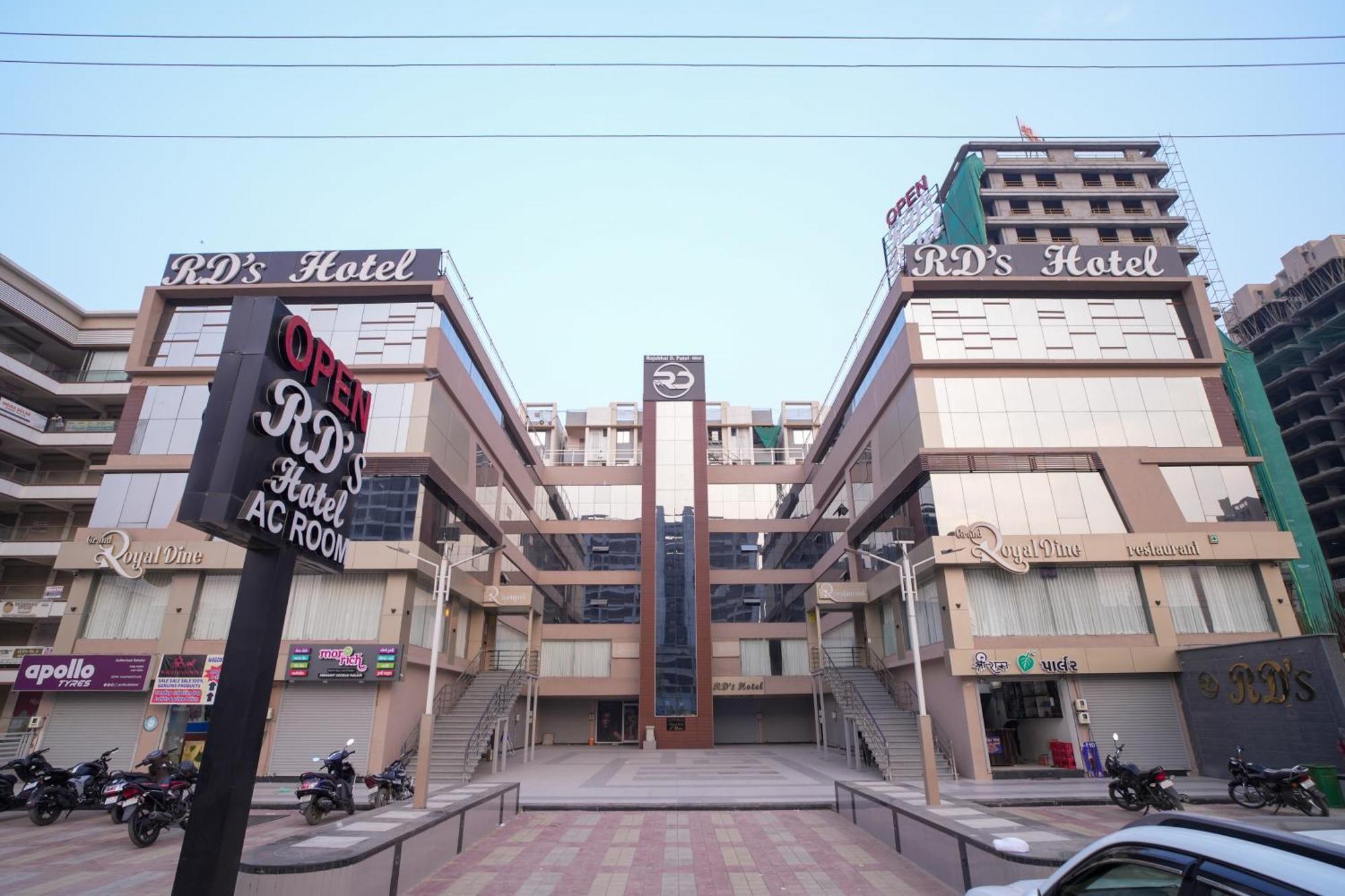 Rds Hotel Ahmedabad Ngoại thất bức ảnh