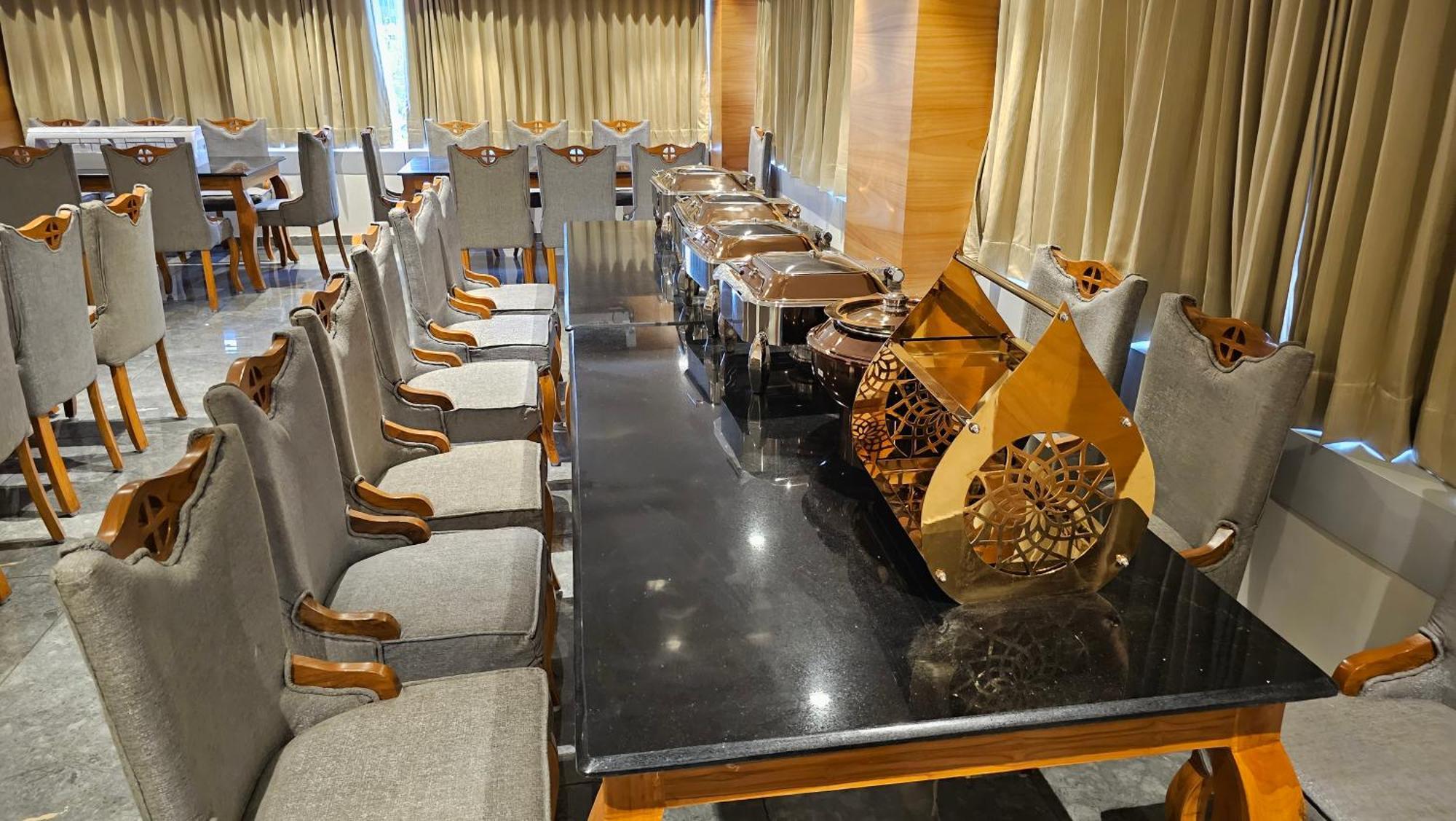 Rds Hotel Ahmedabad Ngoại thất bức ảnh