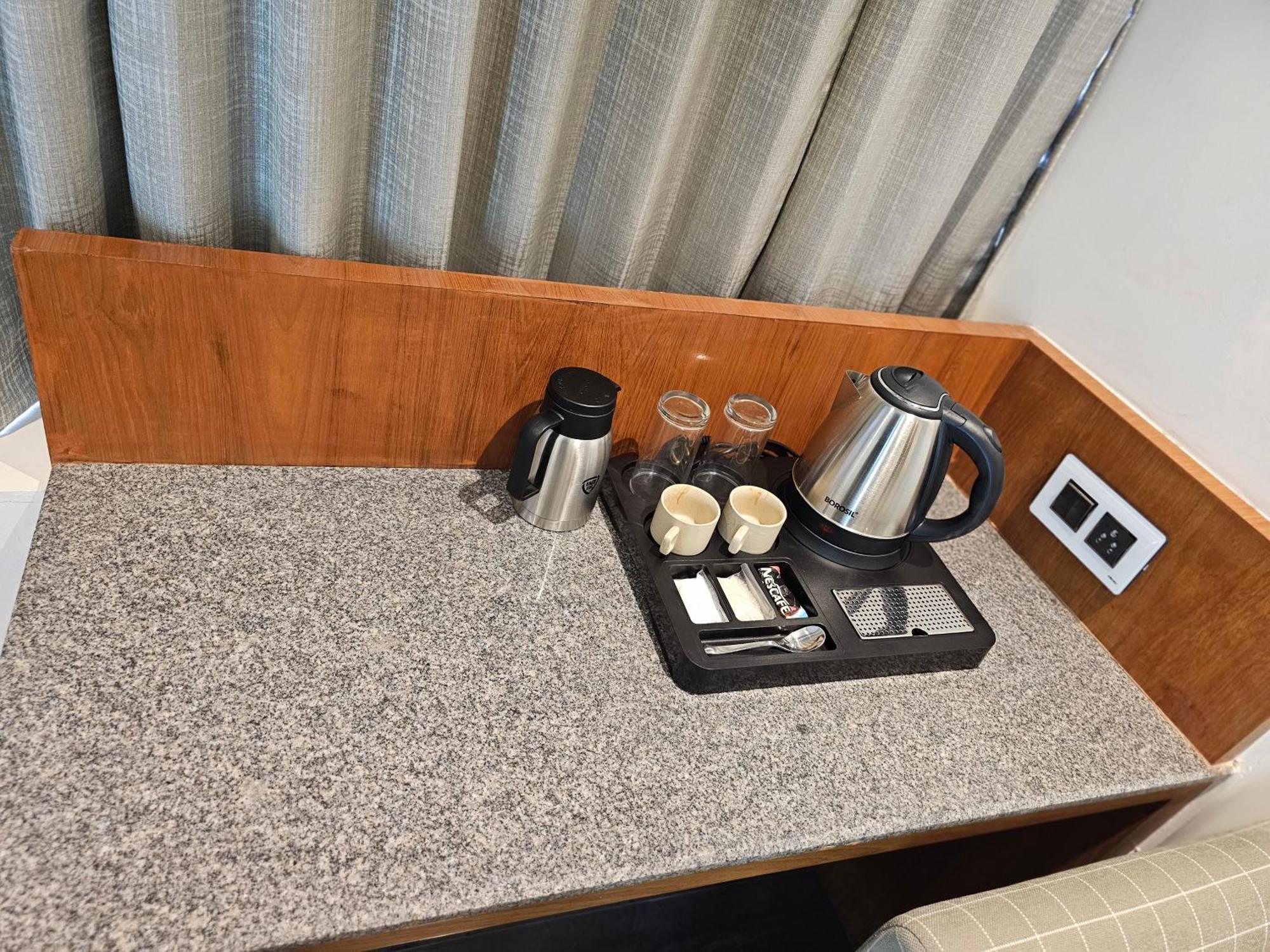 Rds Hotel Ahmedabad Ngoại thất bức ảnh